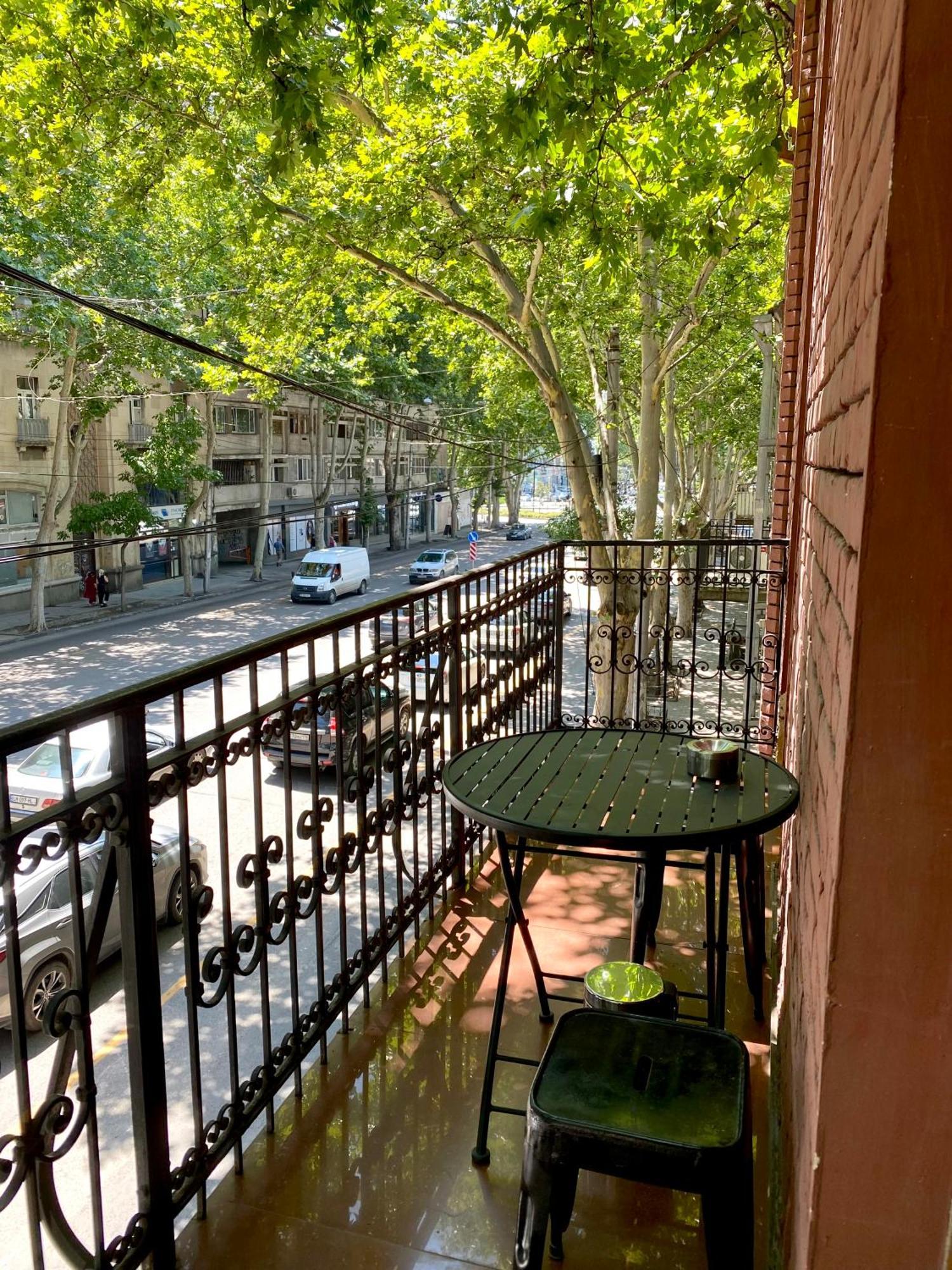 Queen Hostel Tbilisi Exterior photo
